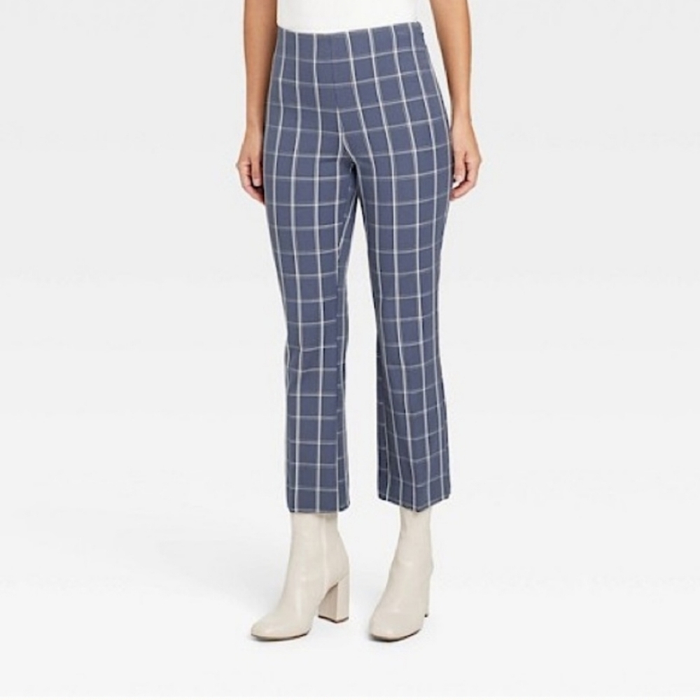 Womens Cropped Flare Plaid Pants -size 6 blue white plaid